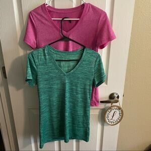 LOT of 2 Reebok V-Neck Workout Tee Shirts Women's Size Small Athleisure
